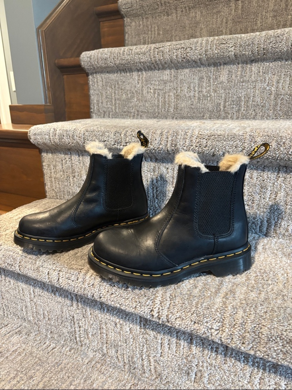 Dr. Martens Black Leather Fur-Trim Chelsea Booties with size 5 new - Picture 2 of 7